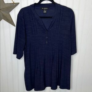 Elie McCarthy Navy Pleated Top Size 1X